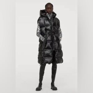 ✨ H&M Studio A/W 2019 Longline Puffer Vest – Black – Size US 12 ✨